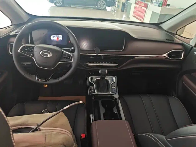 GAC Trumpchi M6 — Фото автомобиля 9