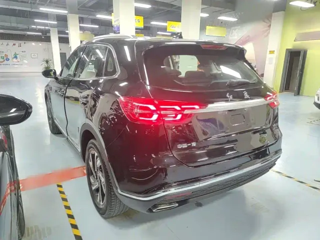 Hongqi HS5 — Фото автомобиля 4