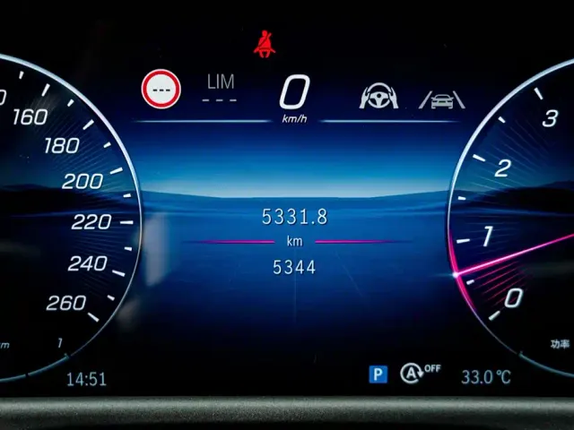 Mercedes-Benz E-Class — Фото автомобиля 10