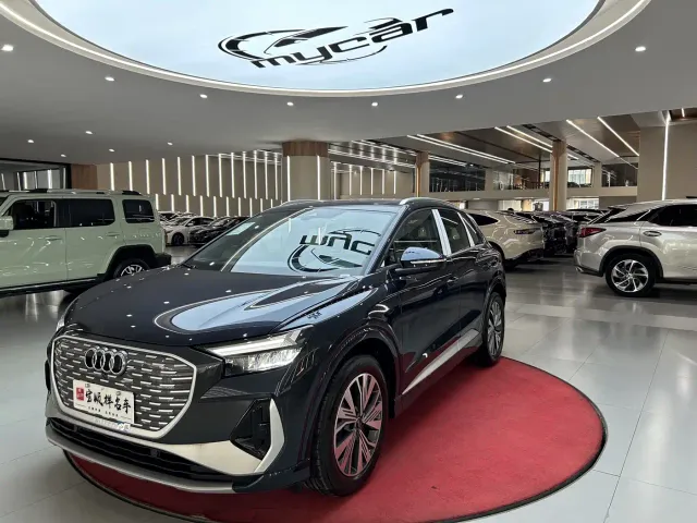 Фотография автомобиля — Audi Q4 e-tron