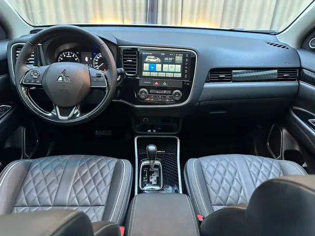 Mitsubishi Outlander — Фото автомобиля 16