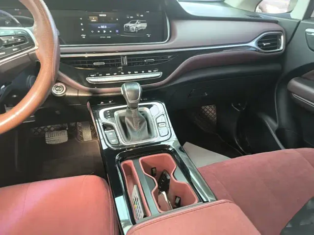 GAC Trumpchi M6 — Фото автомобиля 13