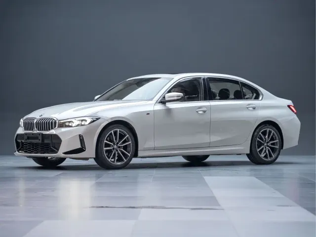 Фотография автомобиля — BMW 3 Series