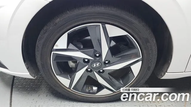 Hyundai AVANTE Avante (CN7) — Фото автомобиля 5