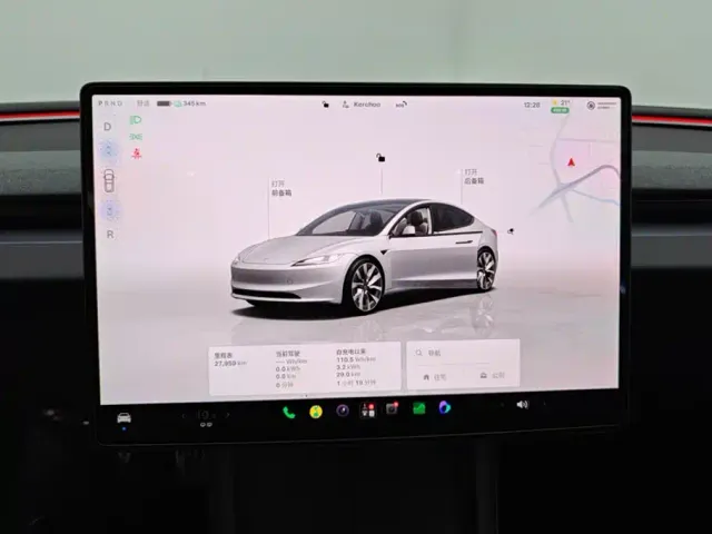 Tesla Model 3 — Фото автомобиля 14