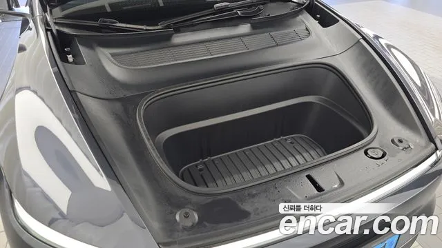 Tesla Model Y — Фото автомобиля 9