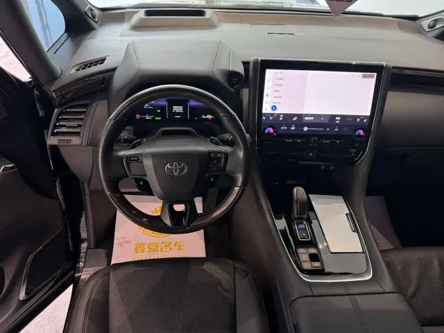 Toyota Alphard — Фото автомобиля 8
