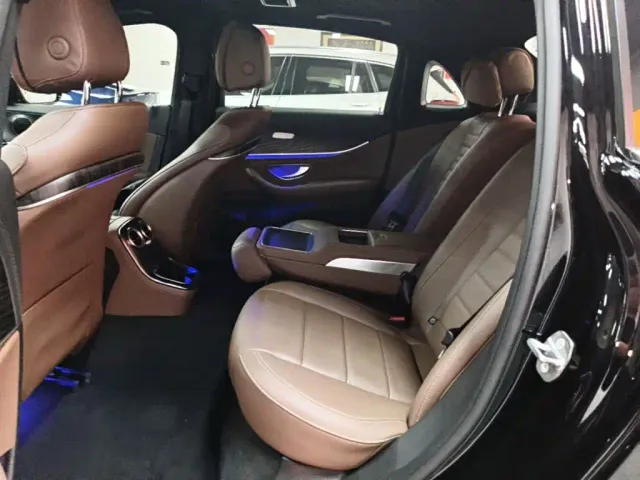 Mercedes-Benz E-Class — Фото автомобиля 16