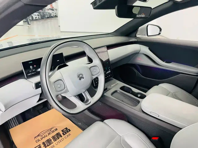 Nio ET5 Touring — Фото автомобиля 6