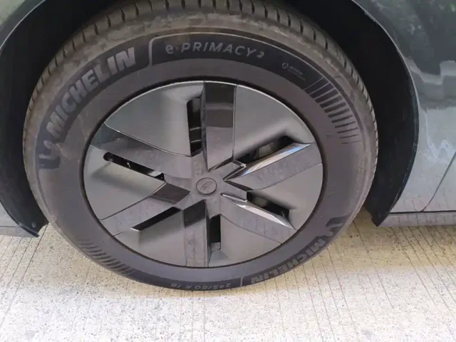 Li Auto MEGA — Фото автомобиля 22