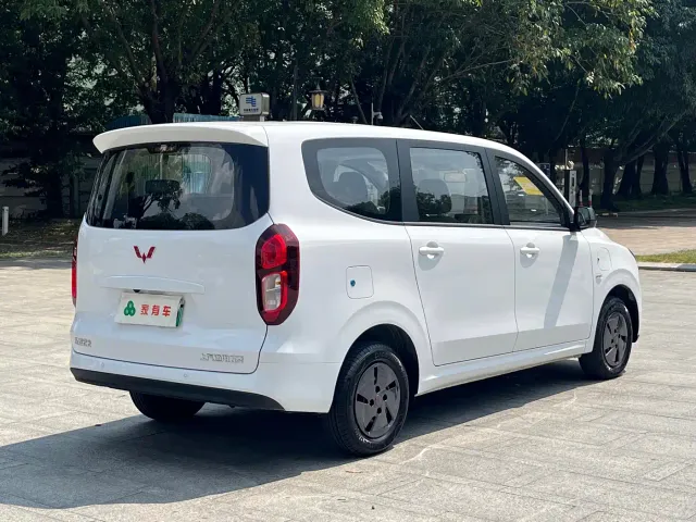 Wuling Hongguang — Фото автомобиля 15