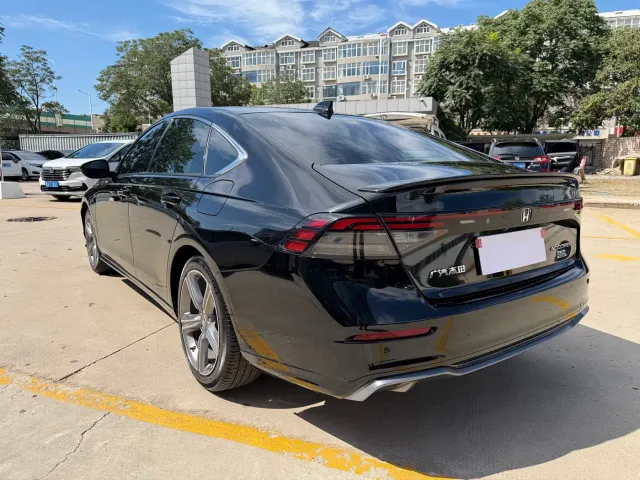 Honda Accord — Фото автомобиля 6