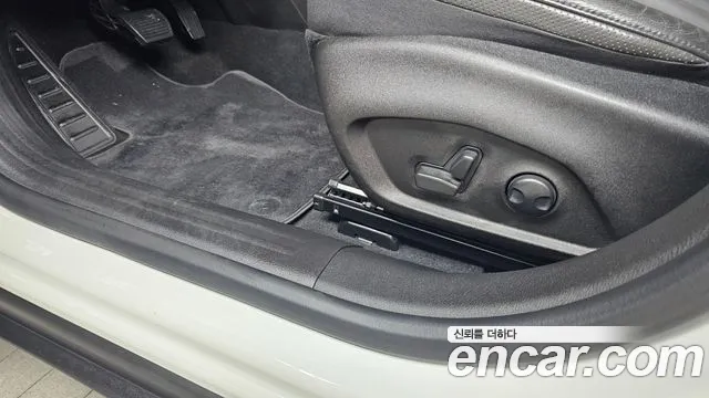 Jeep Renegade — Фото автомобиля 30