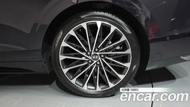 Hyundai Grandeur GN7 — Фото автомобиля 5