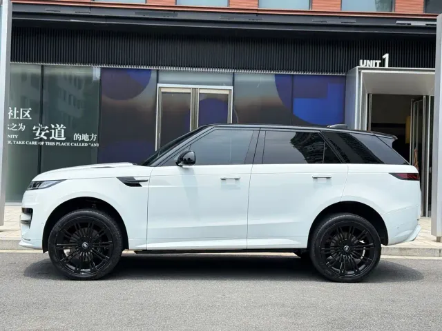 Land Rover Range Rover Sport — Фото автомобиля 4