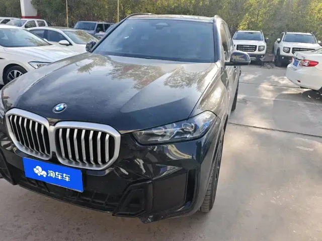 Фотография автомобиля — BMW X5