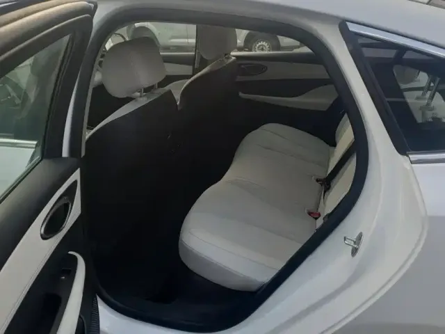 BYD Seal 05 DM-i — Фото автомобиля 11