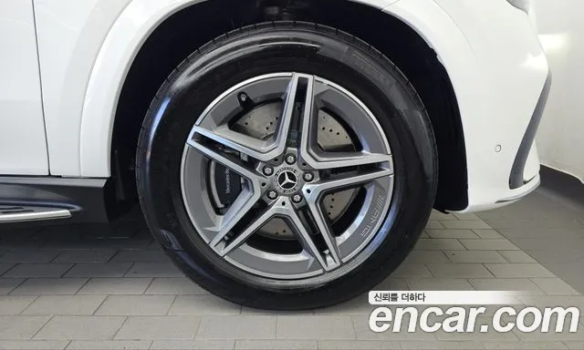 Mercedes-Benz GLE-Class — Фото автомобиля 6