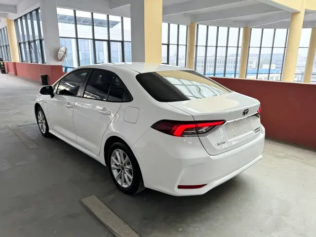 Toyota Corolla 2023 1.8L Smart Hybrid Dual Engine Elite Edition — Фото автомобиля 15