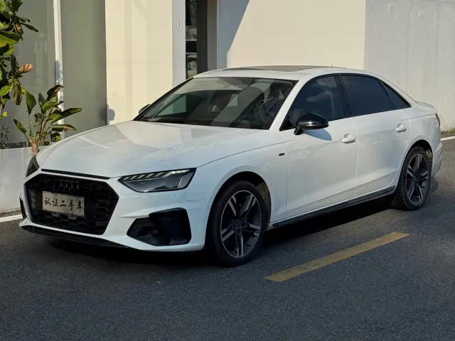 Фотография автомобиля — Audi A4L