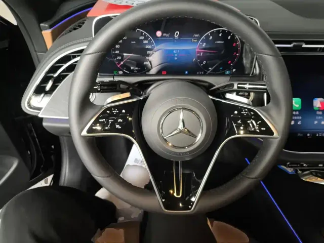 Mercedes-Benz E-Class — Фото автомобиля 6