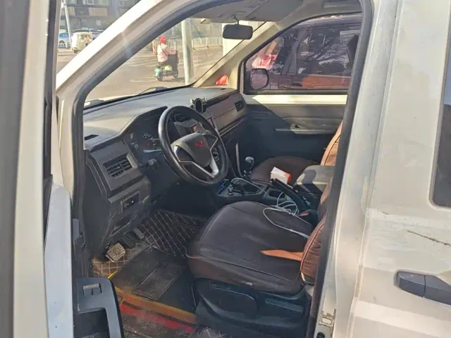 Wuling Zhengcheng — Фото автомобиля 9