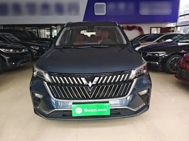 Wuling Jiachen — Фото автомобиля 2