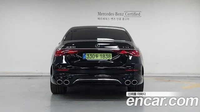 Mercedes-Benz E-Class — Фото автомобиля 4
