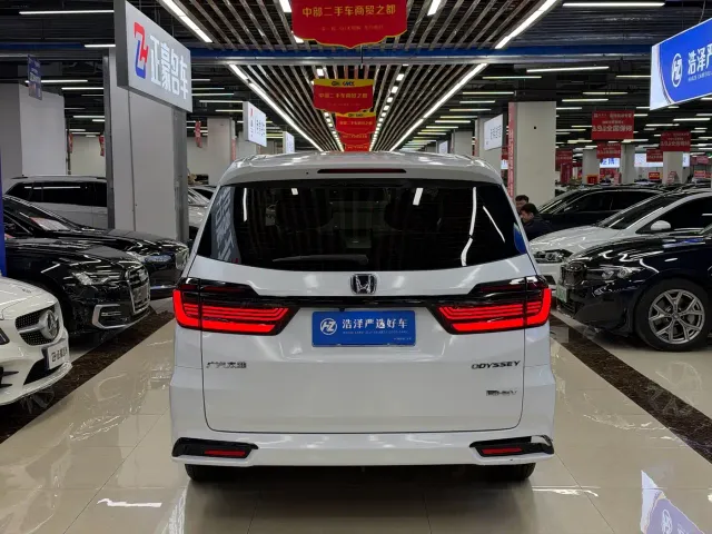 Honda Odyssey — Фото автомобиля 17