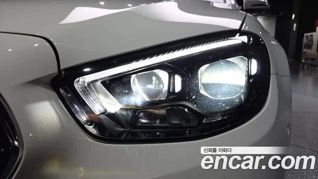 Mercedes-Benz E-Class — Фото автомобиля 19