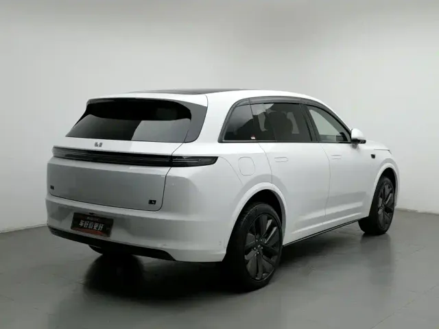 Li Auto L7 — Фото автомобиля 2