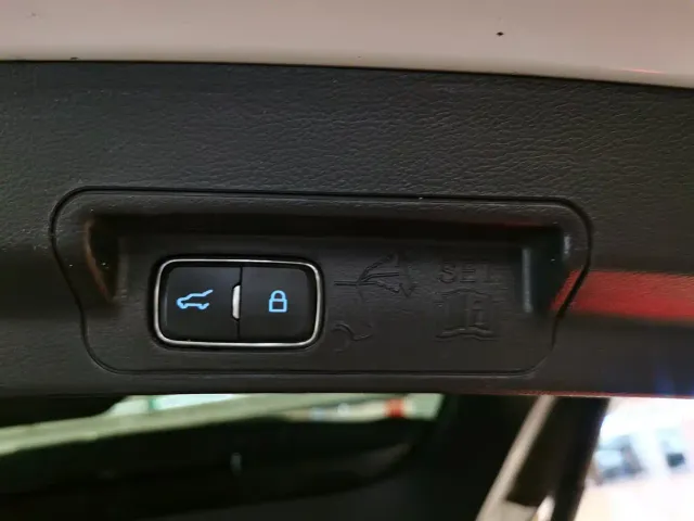 Ford Explorer — Фото автомобиля 14
