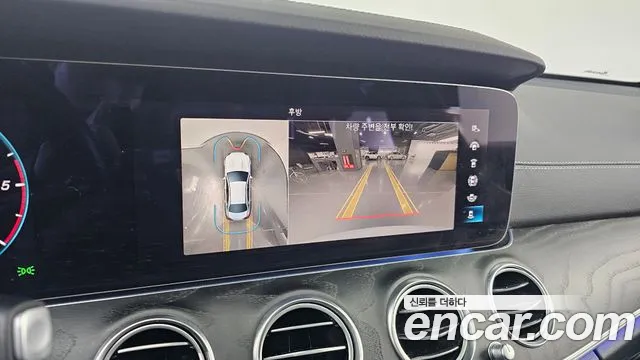 Mercedes-Benz E-Class — Фото автомобиля 16