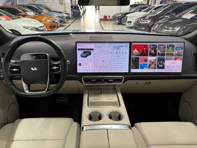 Li Auto L8 — Фото автомобиля 9