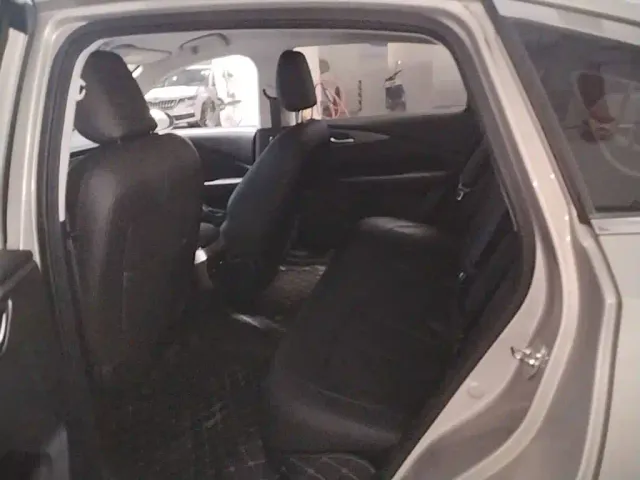 Wuling Starlight — Фото автомобиля 16