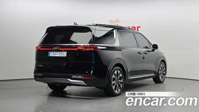 Kia Canival — Фото автомобиля 2