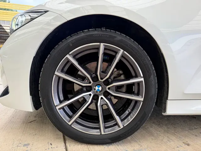 BMW 3 Series — Фото автомобиля 15