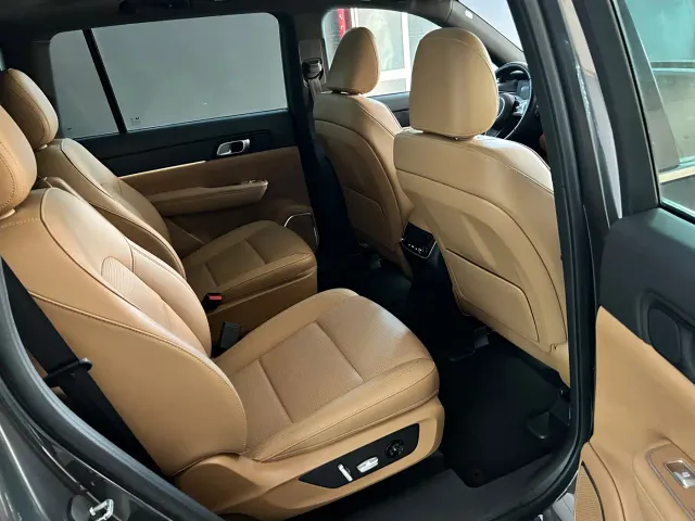 Li Auto ONE — Фото автомобиля 16