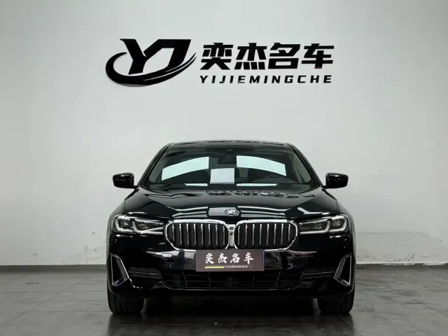 BMW 5 Series — Фото автомобиля 2