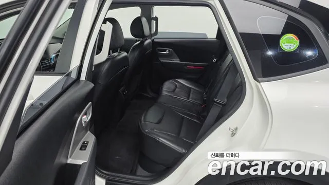 Kia Niro — Фото автомобиля 16