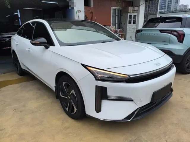 Geely Galaxy L6 — Фото автомобиля 3