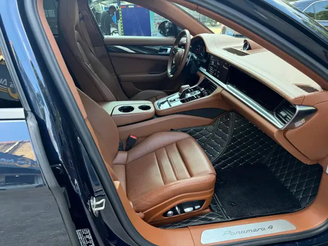 Porsche Panamera — Фото автомобиля 12
