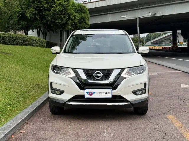 Nissan X-Trail — Фото автомобиля 2