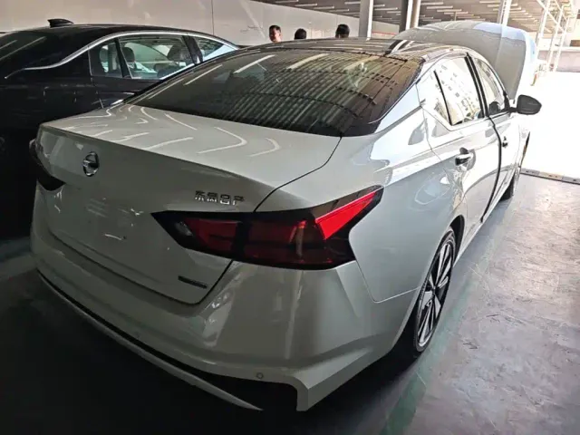 Nissan Teana — Фото автомобиля 6