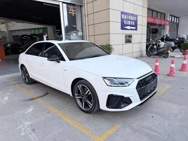 Audi A4L — Фото автомобиля 3