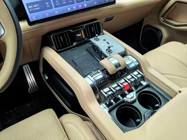 BYD FangChengBao Leopard 8 — Фото автомобиля 8