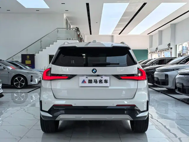 BMW X1 — Фото автомобиля 14