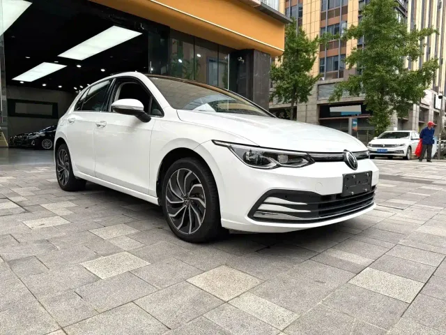 Volkswagen Golf — Фото автомобиля 3