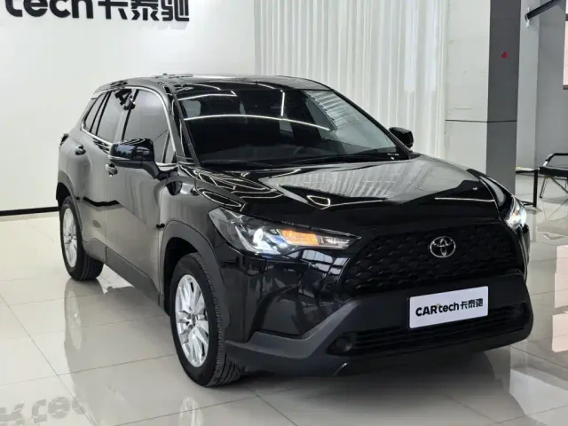 Toyota Corolla Cross — Фото автомобиля 3