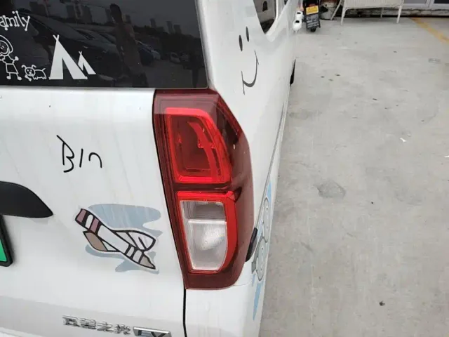 Wuling Zhiguang NEV — Фото автомобиля 7